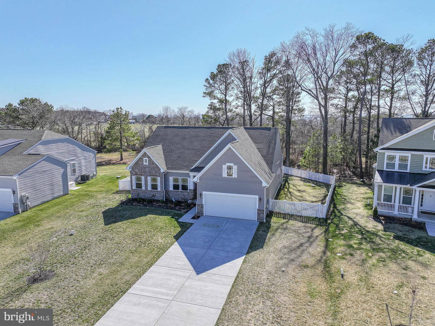 5582 Trafalgar Cir Property Photo 3