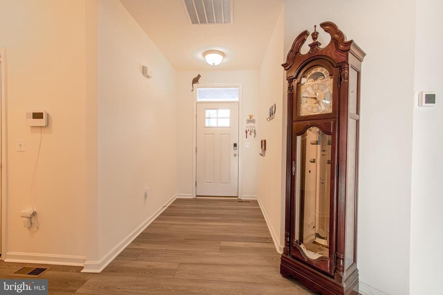 5582 Trafalgar Cir Property Photo 9