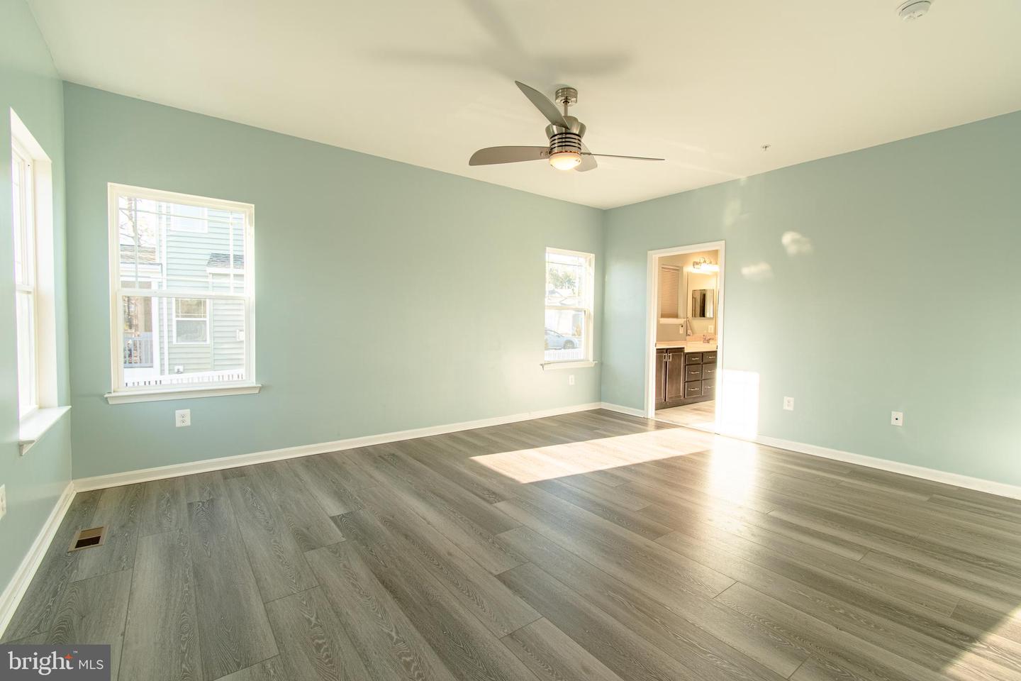 5582 Trafalgar Cir Property Photo 27