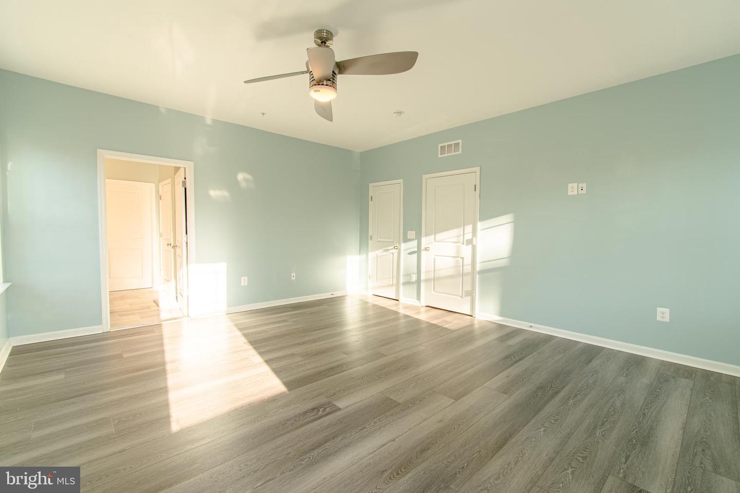 5582 Trafalgar Cir Property Photo 28