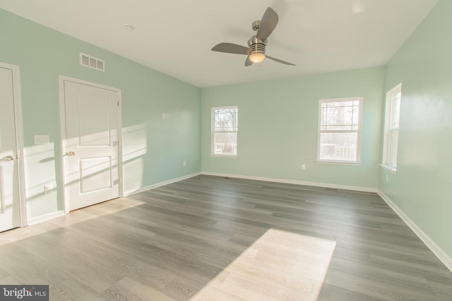 5582 Trafalgar Cir Property Photo 29