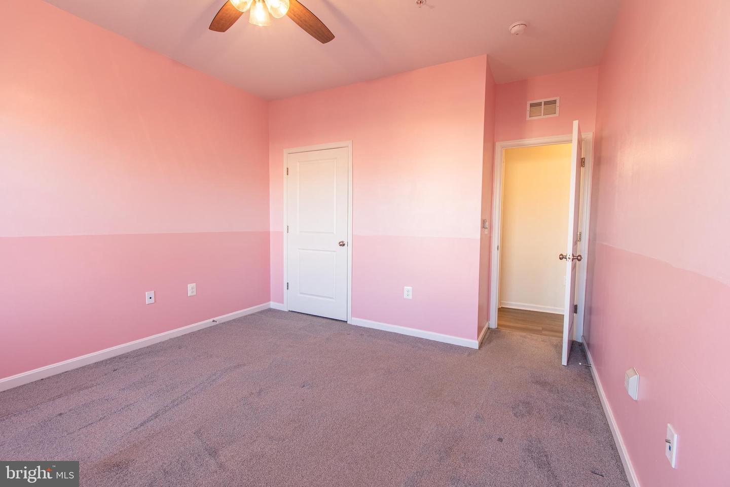 5582 Trafalgar Cir Property Photo 33