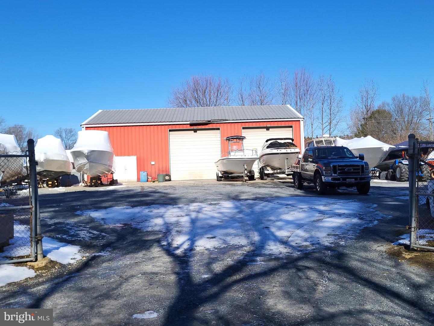 9649 New Rd Property Photo 2