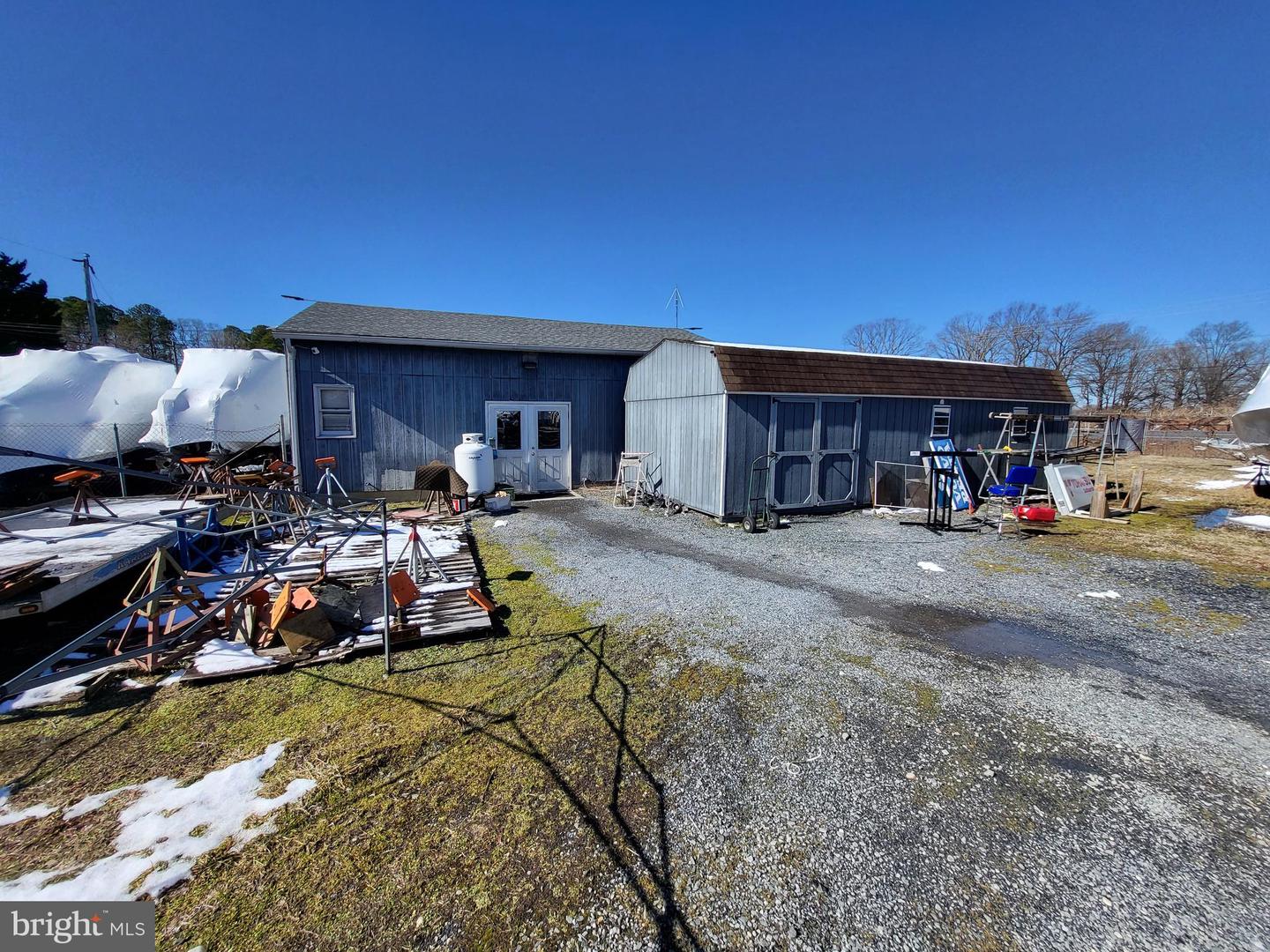 9649 New Rd Property Photo 23