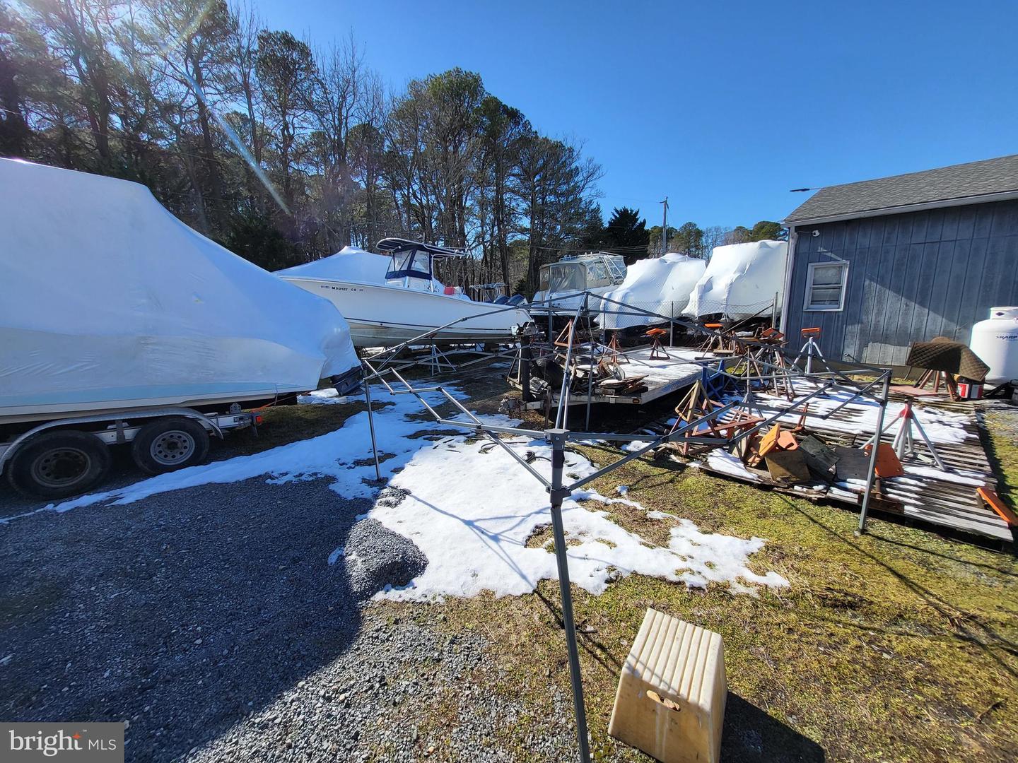 9649 New Rd Property Photo 24