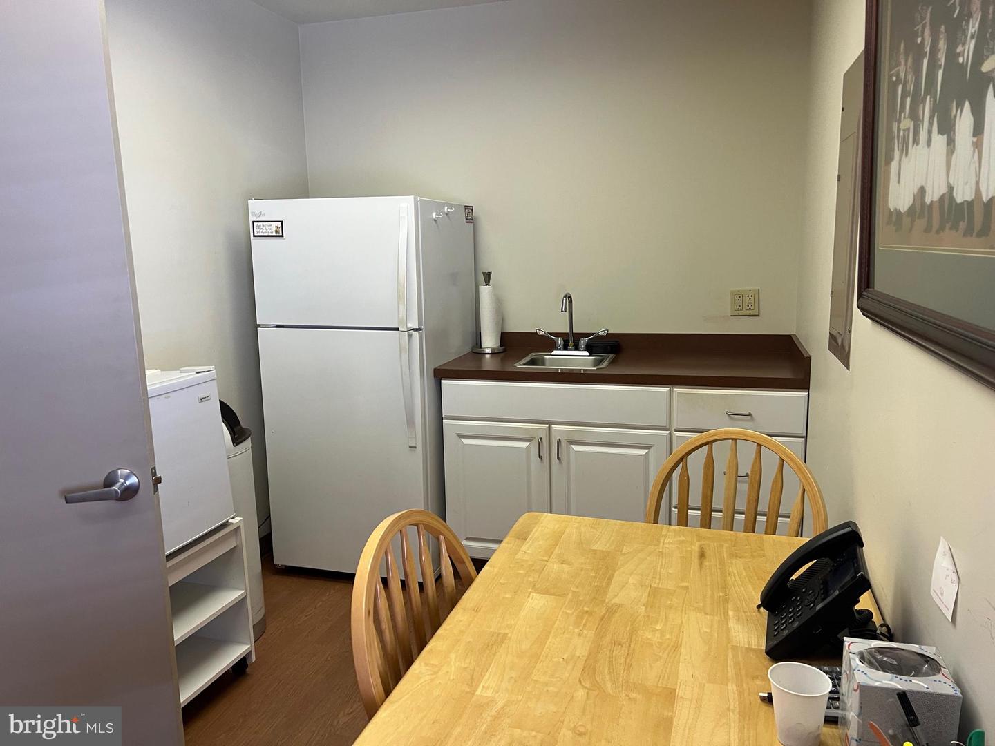 611-a Dutchmans Ln #a Property Photo 10
