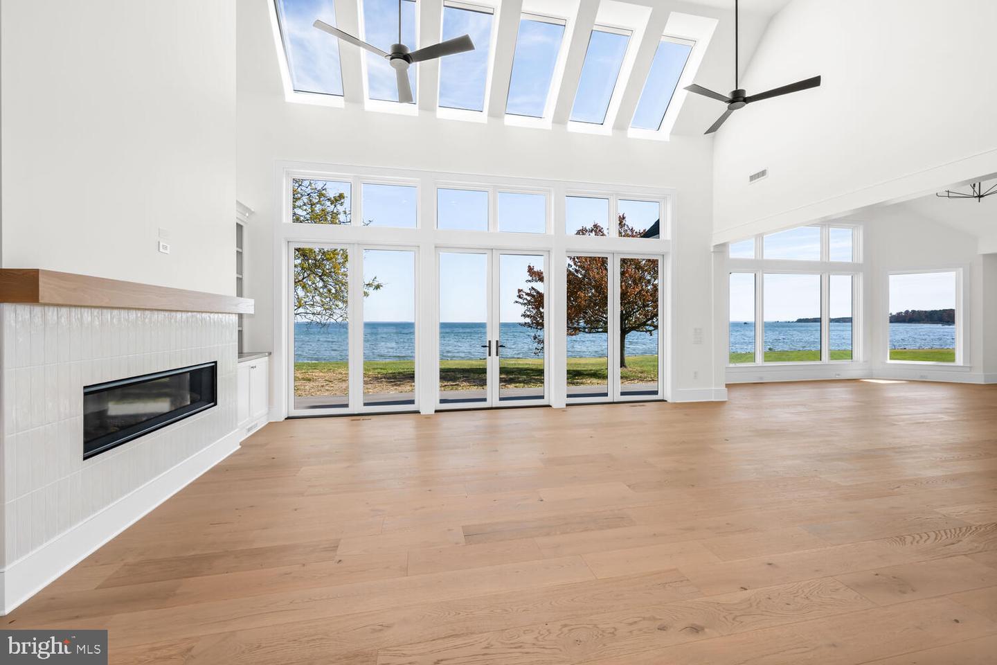 21485 Island Club Rd Property Photo 5