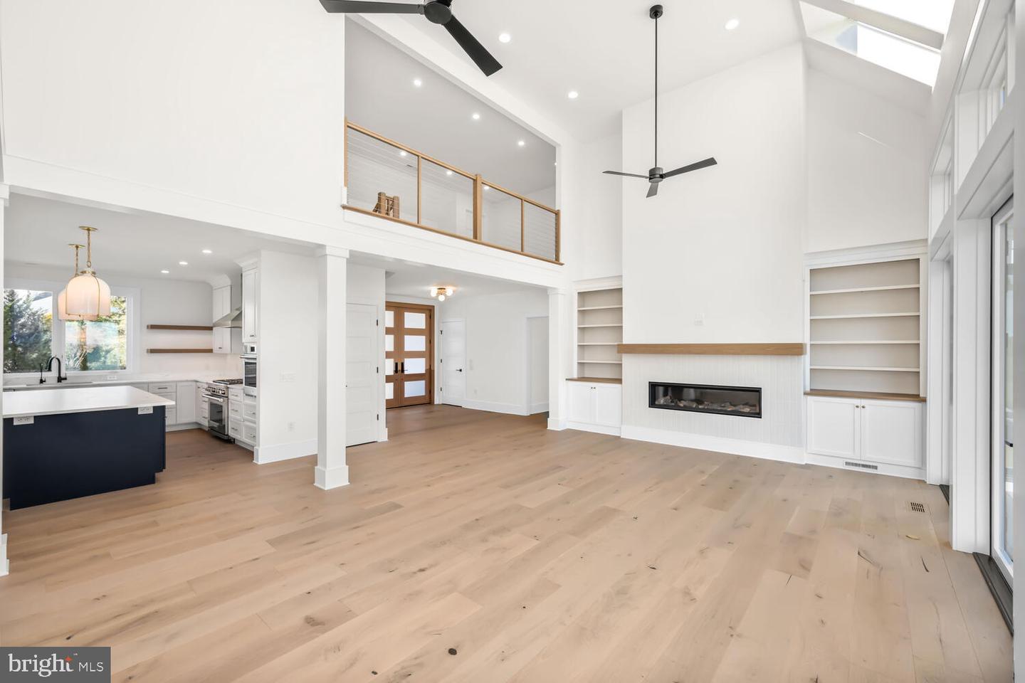 21485 Island Club Rd Property Photo 6