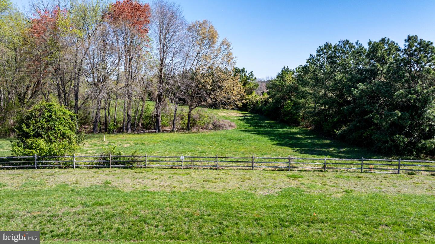 28824 Jennings Rd Property Photo 2
