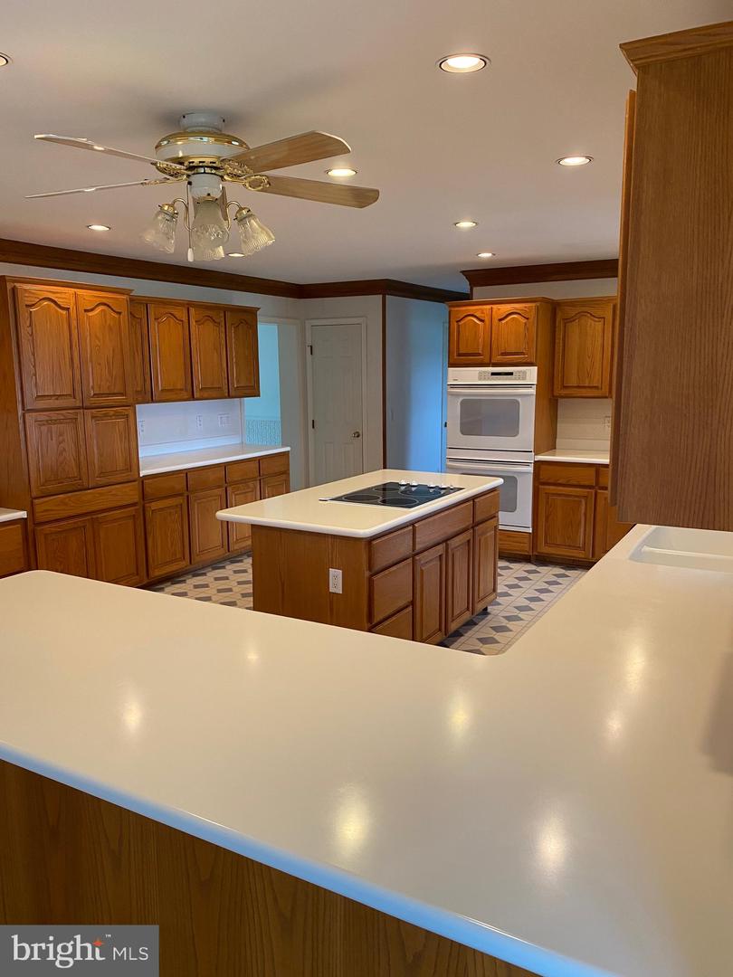 25686 Edgeview Rd Property Photo 14