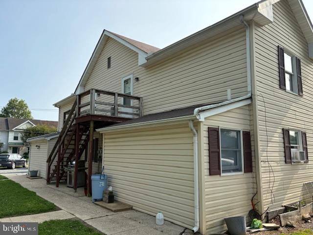 130 S Park St Property Photo 6