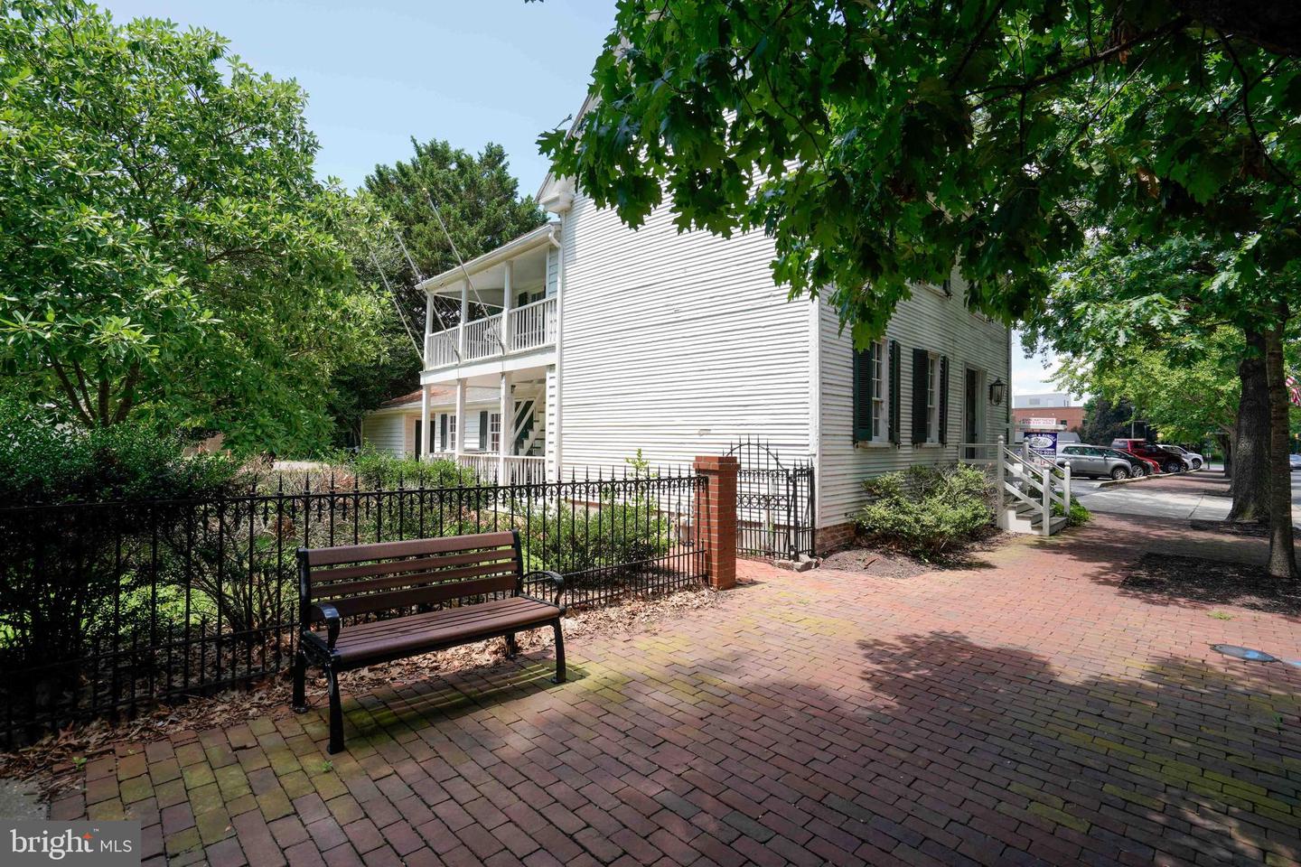 133 N Washington St Property Photo 4