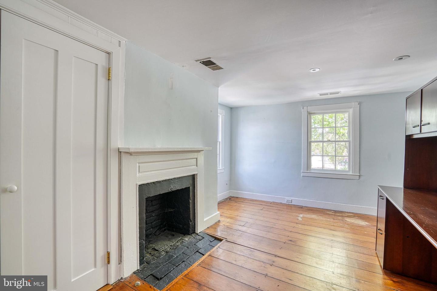 133 N Washington St Property Photo 18
