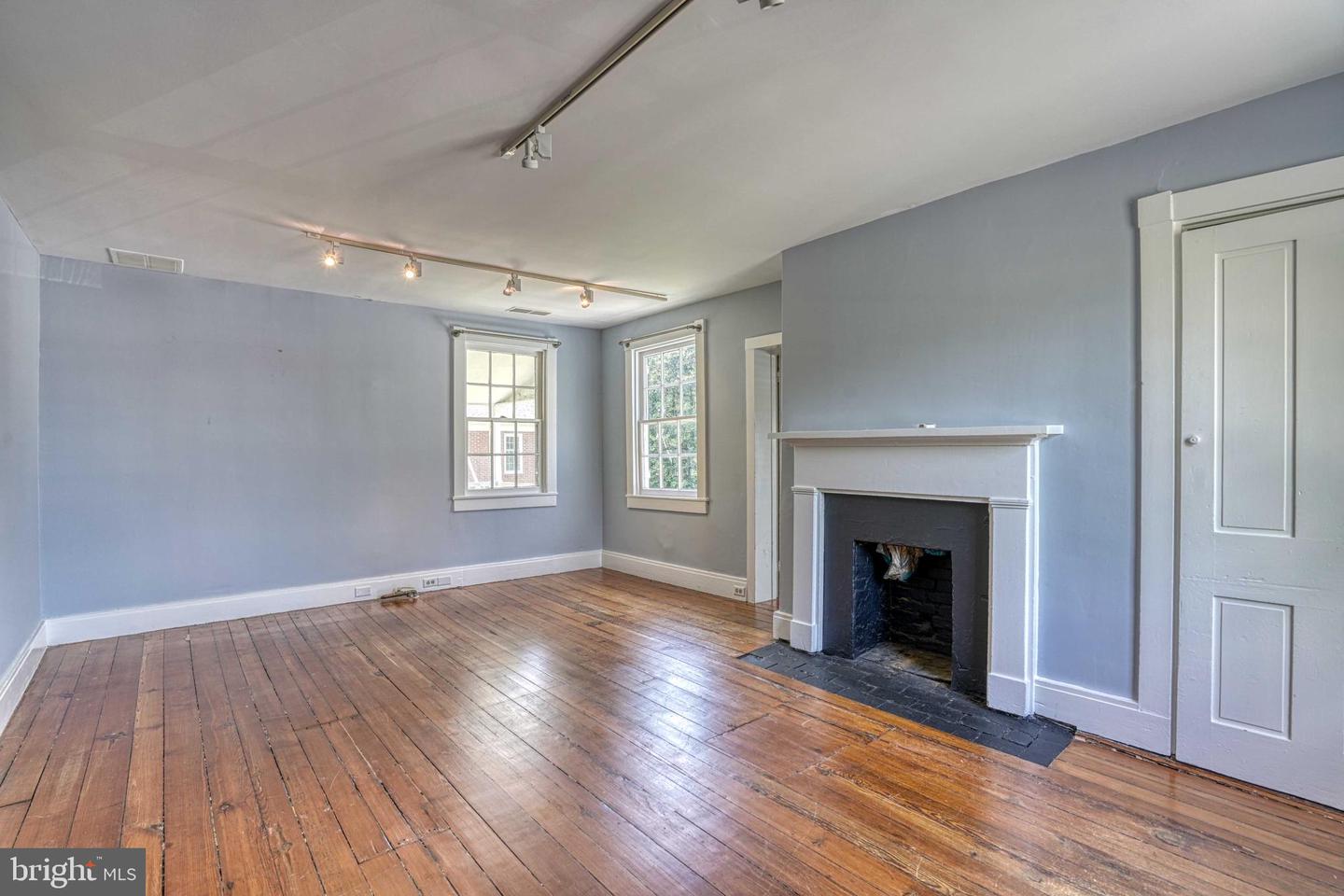 133 N Washington St Property Photo 25