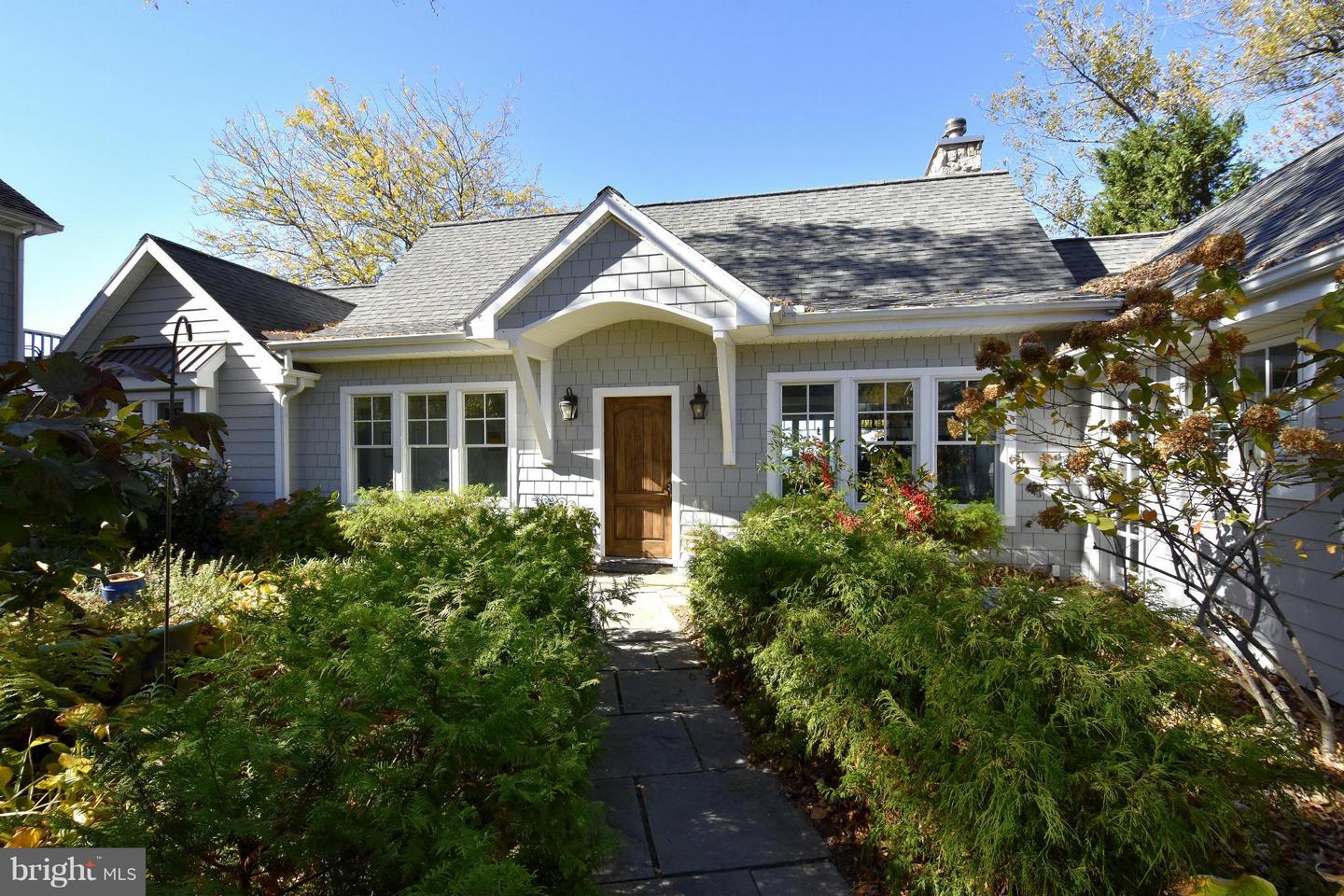 6050 Sunset Ln Property Photo 1