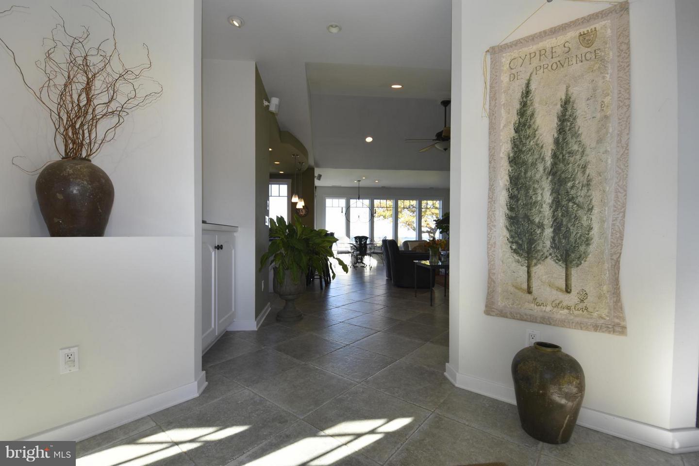6050 Sunset Ln Property Photo 6