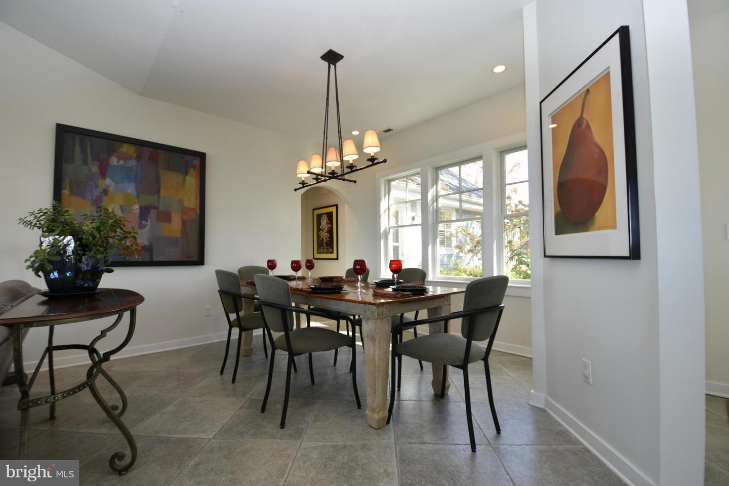 6050 Sunset Ln Property Photo 9