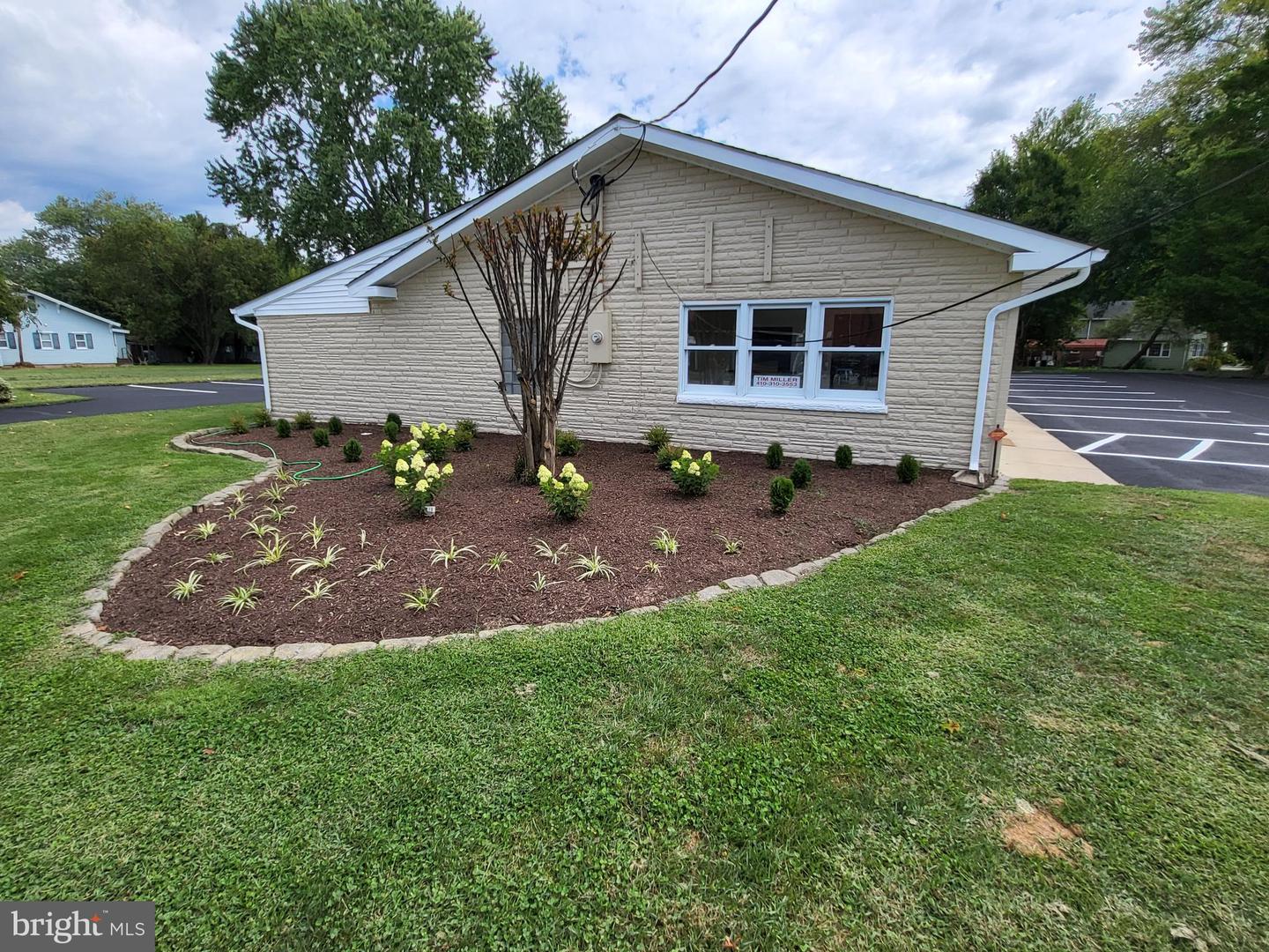 320 Glebe Rd Property Photo 6
