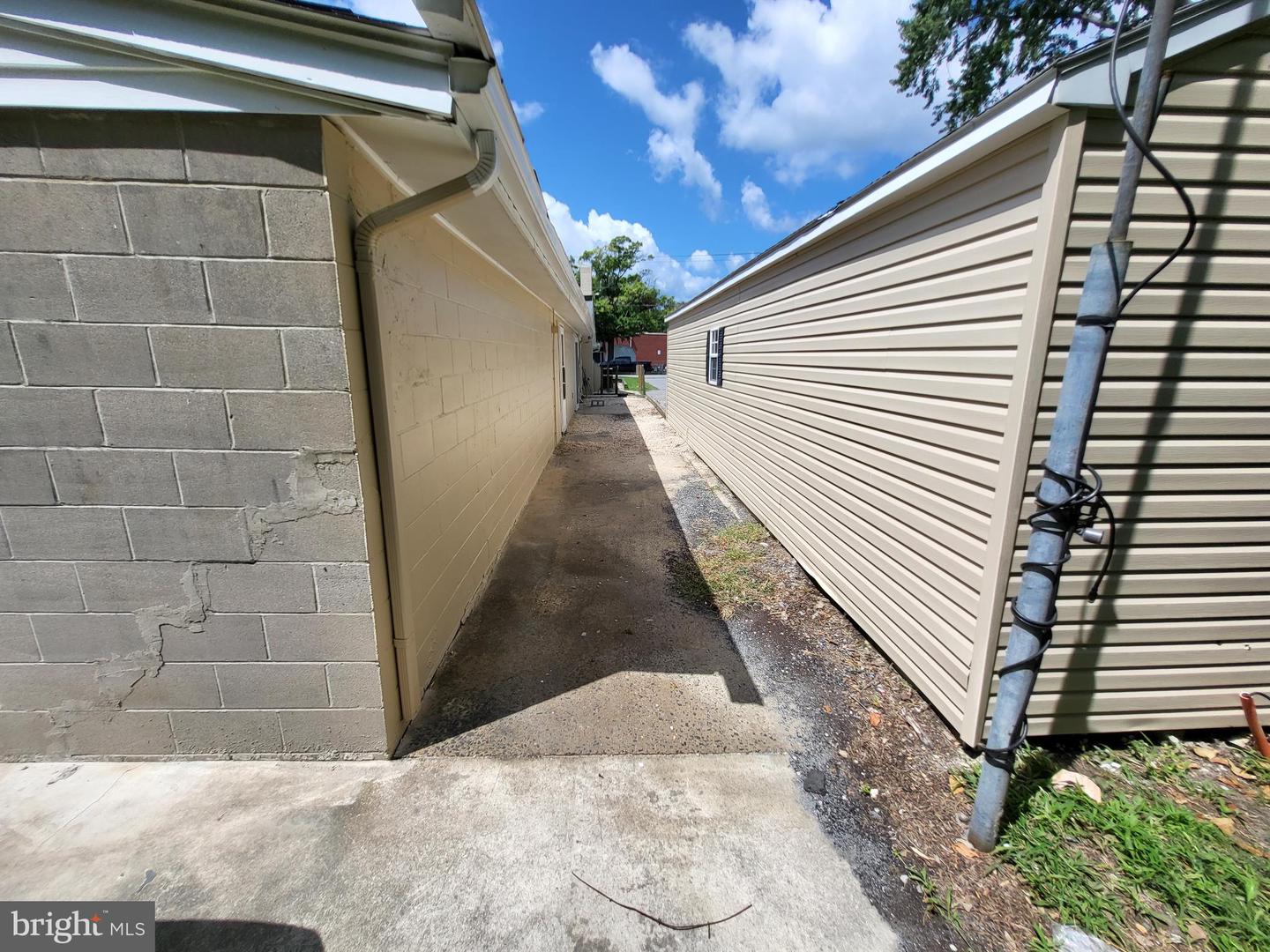 320 Glebe Rd Property Photo 20