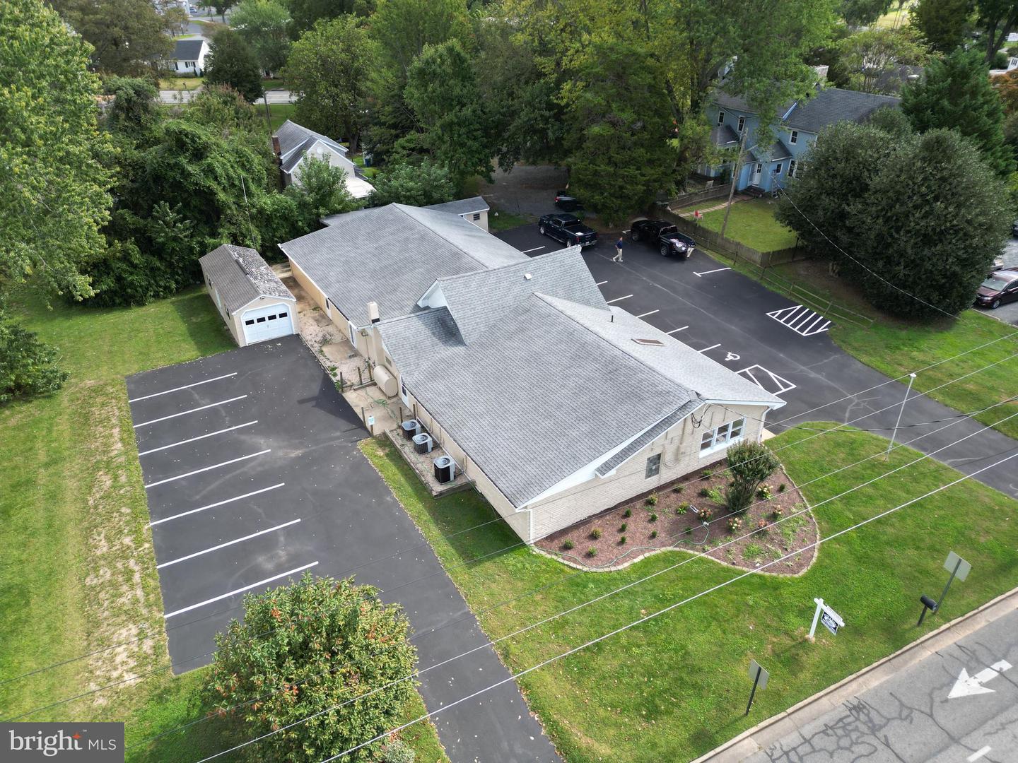 320 Glebe Rd Property Photo 34