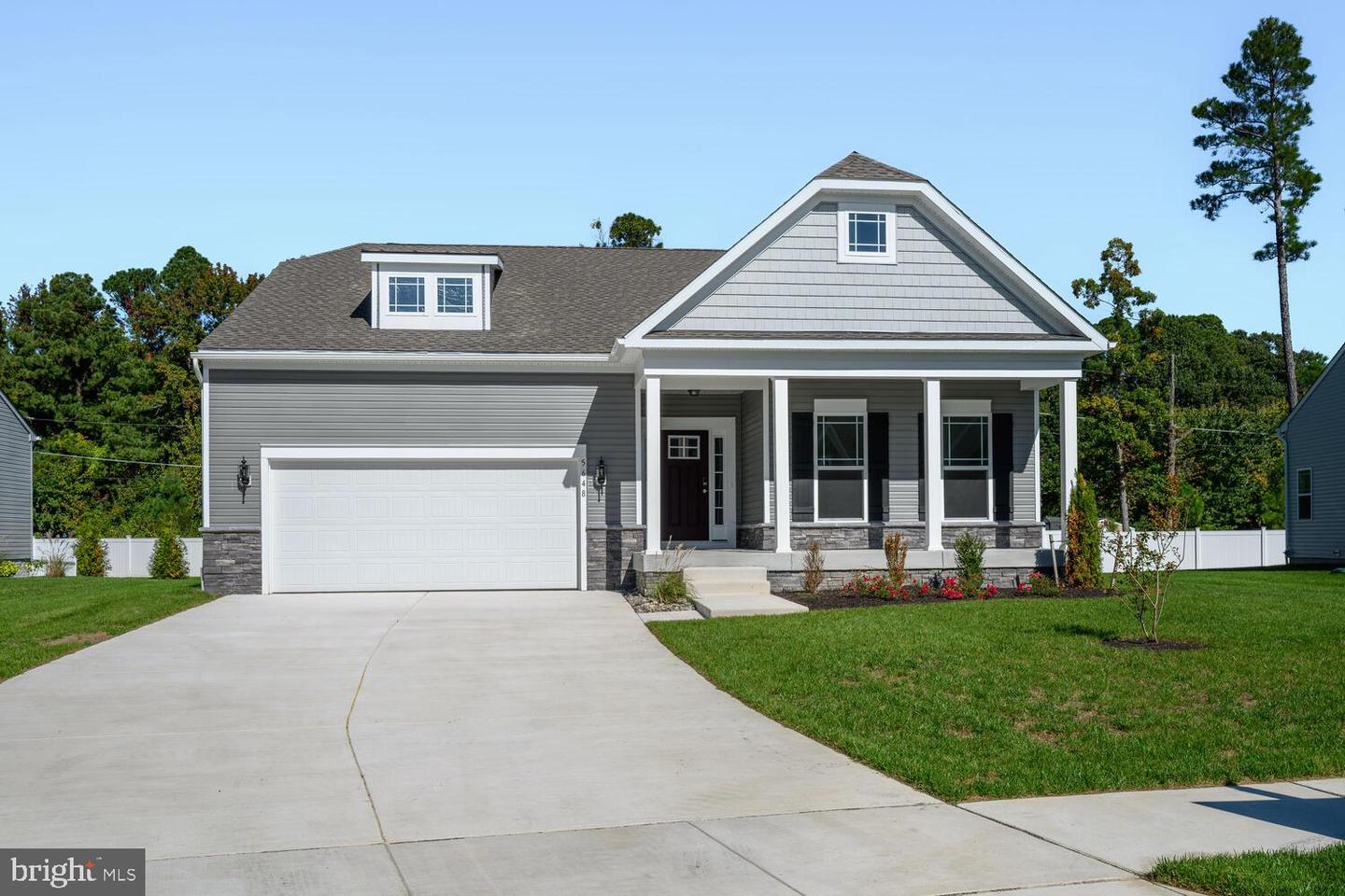 5648 Trafalgar Cir Property Photo 1