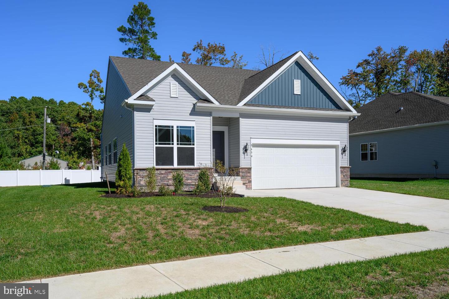 5654 Trafalgar Cir Property Photo 1