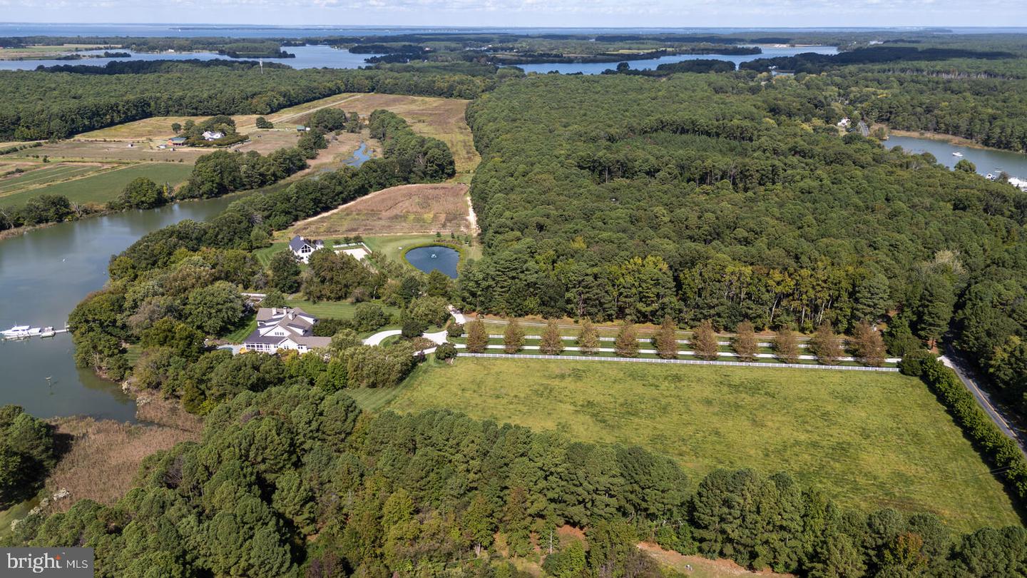 7508 Cooper Point Rd Property Photo 10