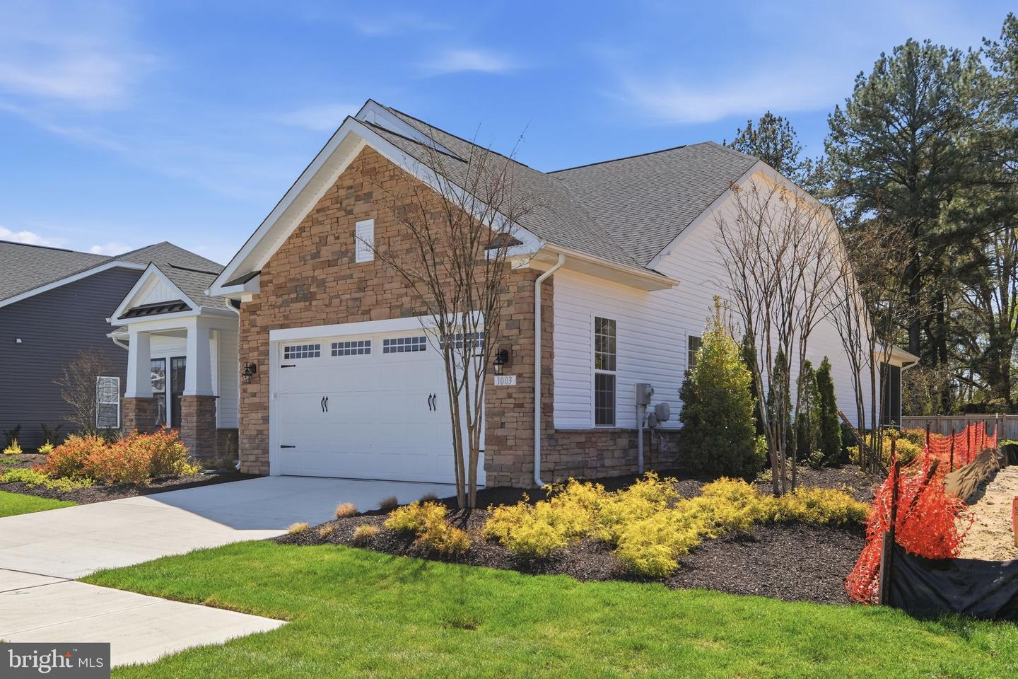 1003 Champlain Ct Property Photo 3