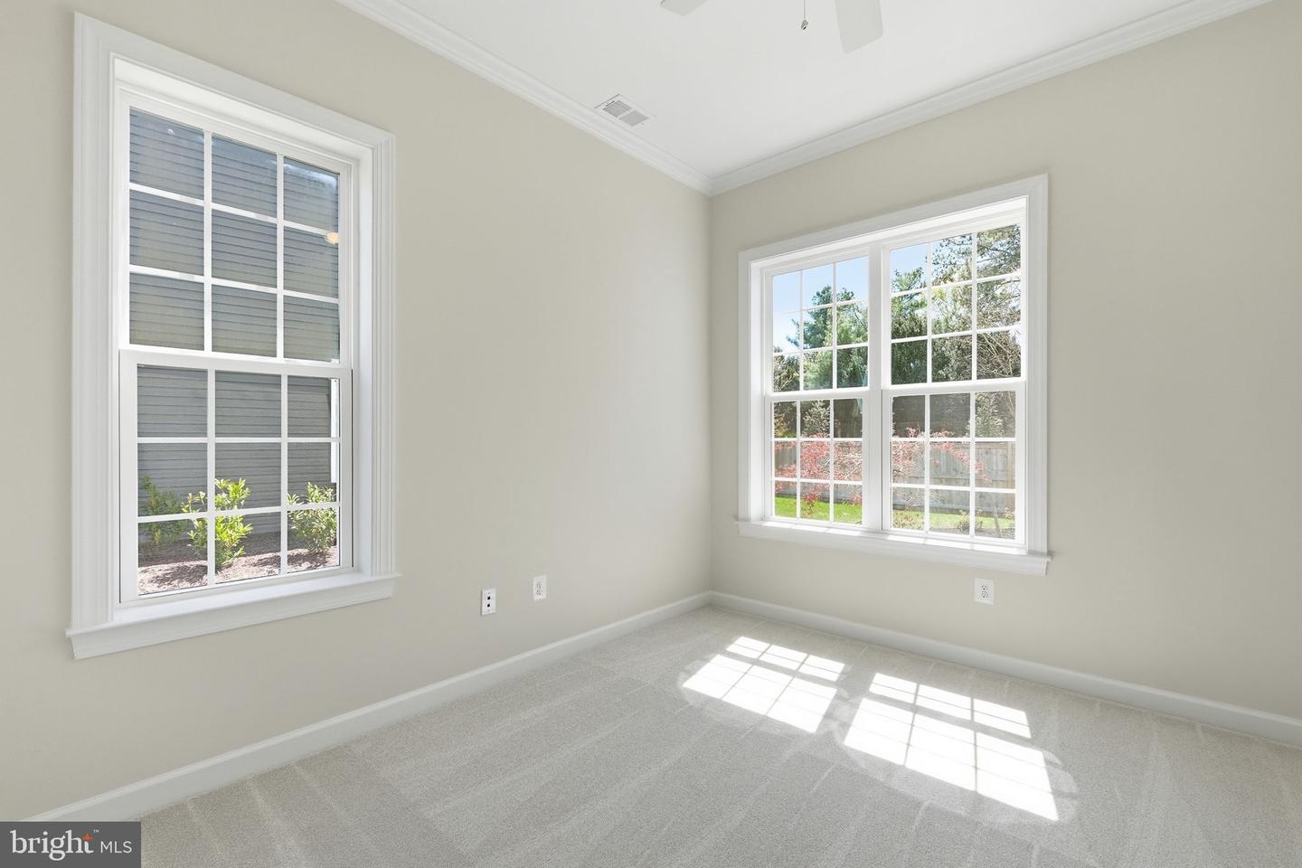 1003 Champlain Ct Property Photo 10
