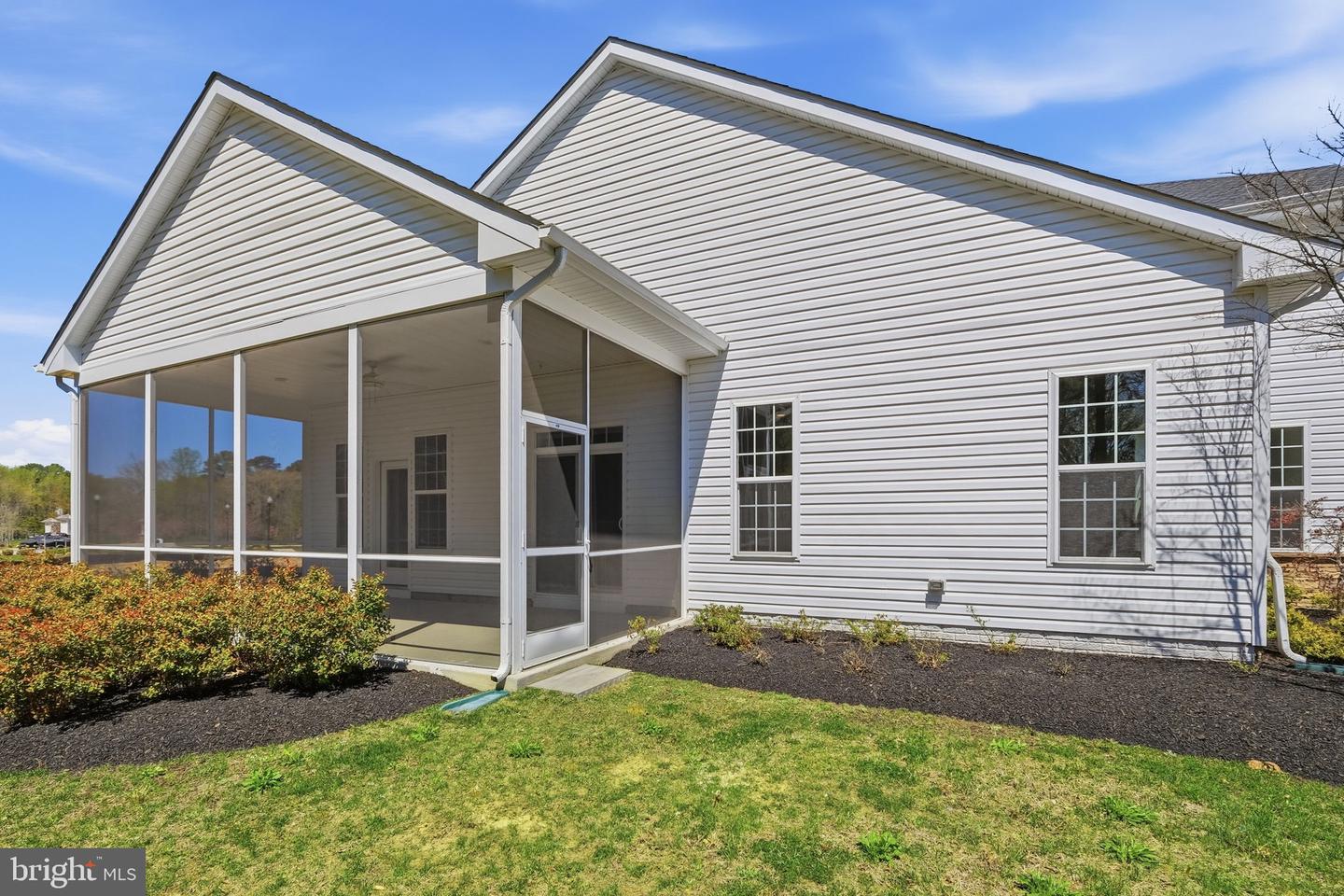 1003 Champlain Ct Property Photo 18