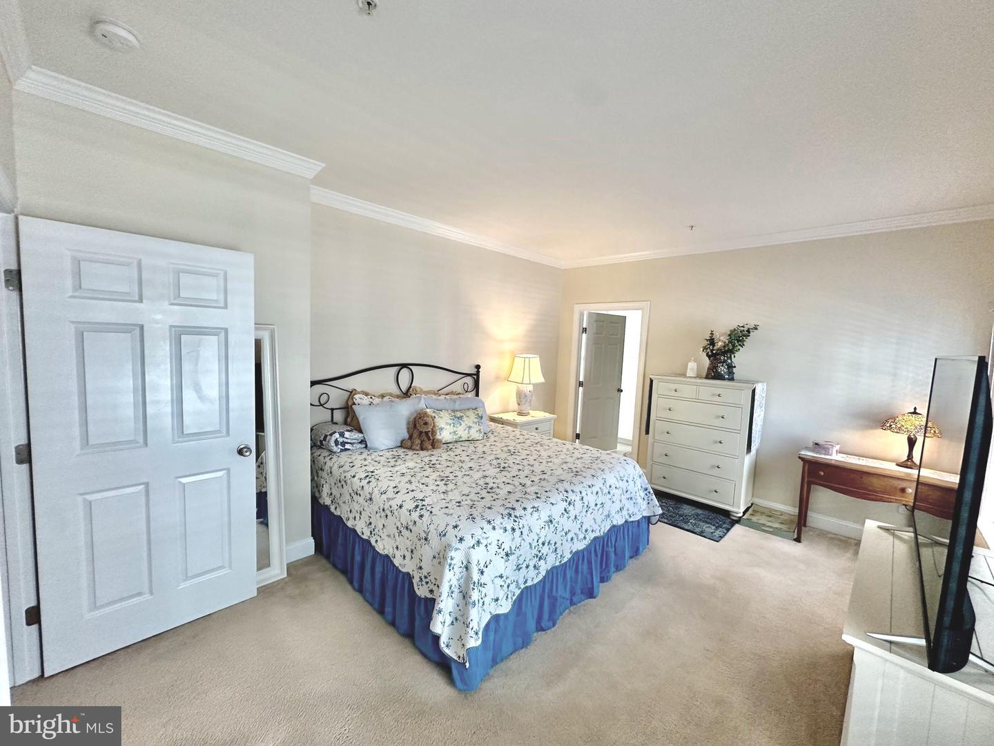 8050 Easton Village Dr Property Photo 20