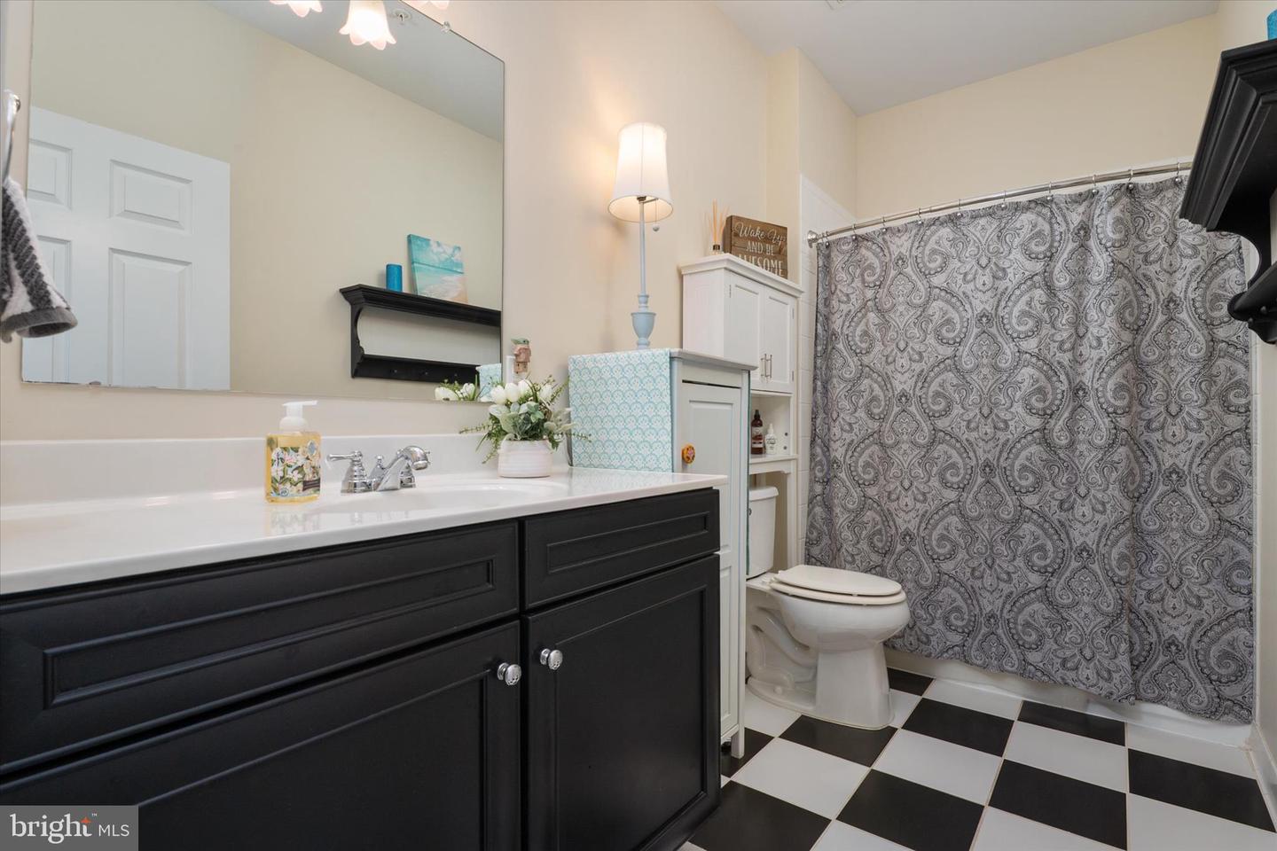 8050 Easton Village Dr Property Photo 40