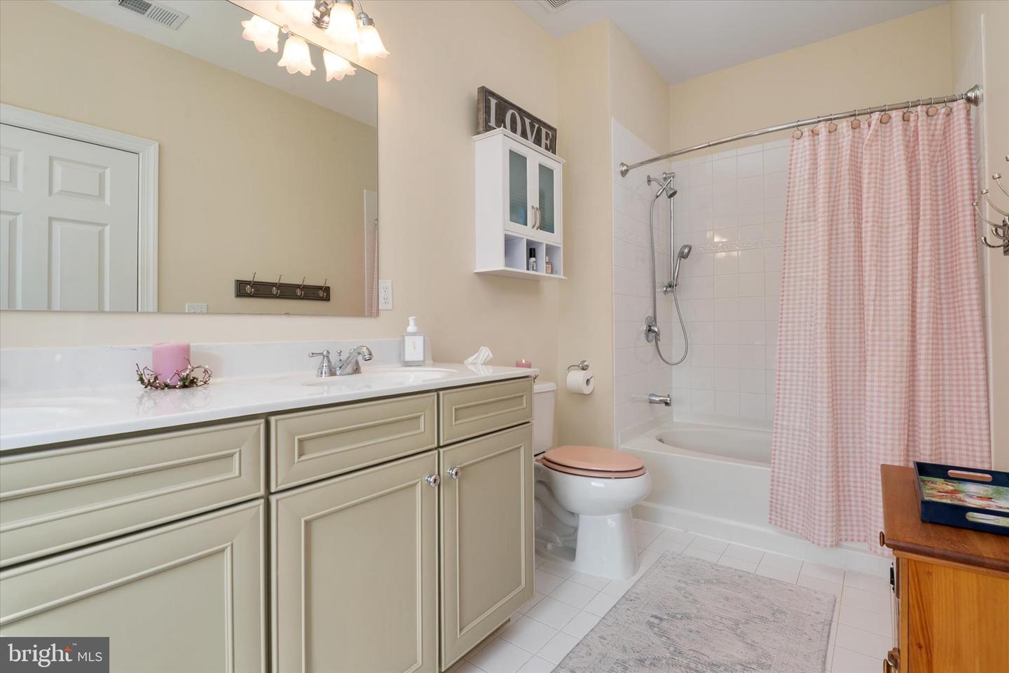 8050 Easton Village Dr Property Photo 45