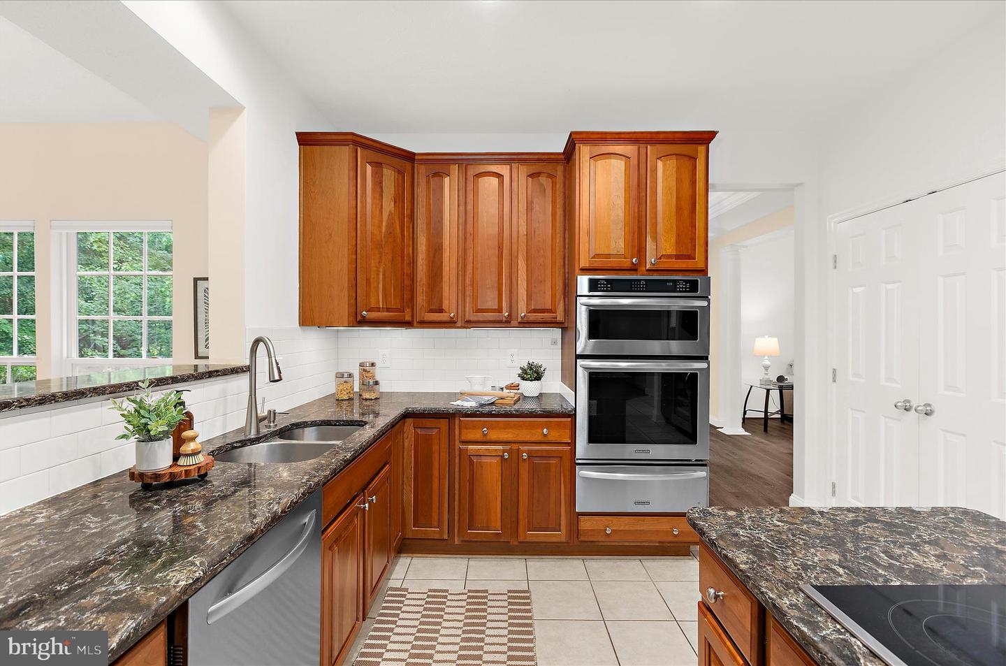 7586 Easton Club Dr Property Photo 22