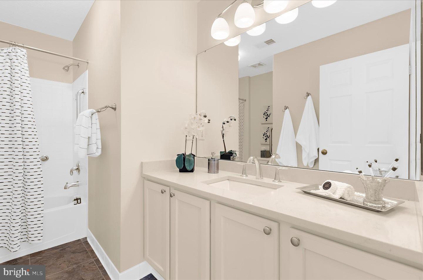 7586 Easton Club Dr Property Photo 33