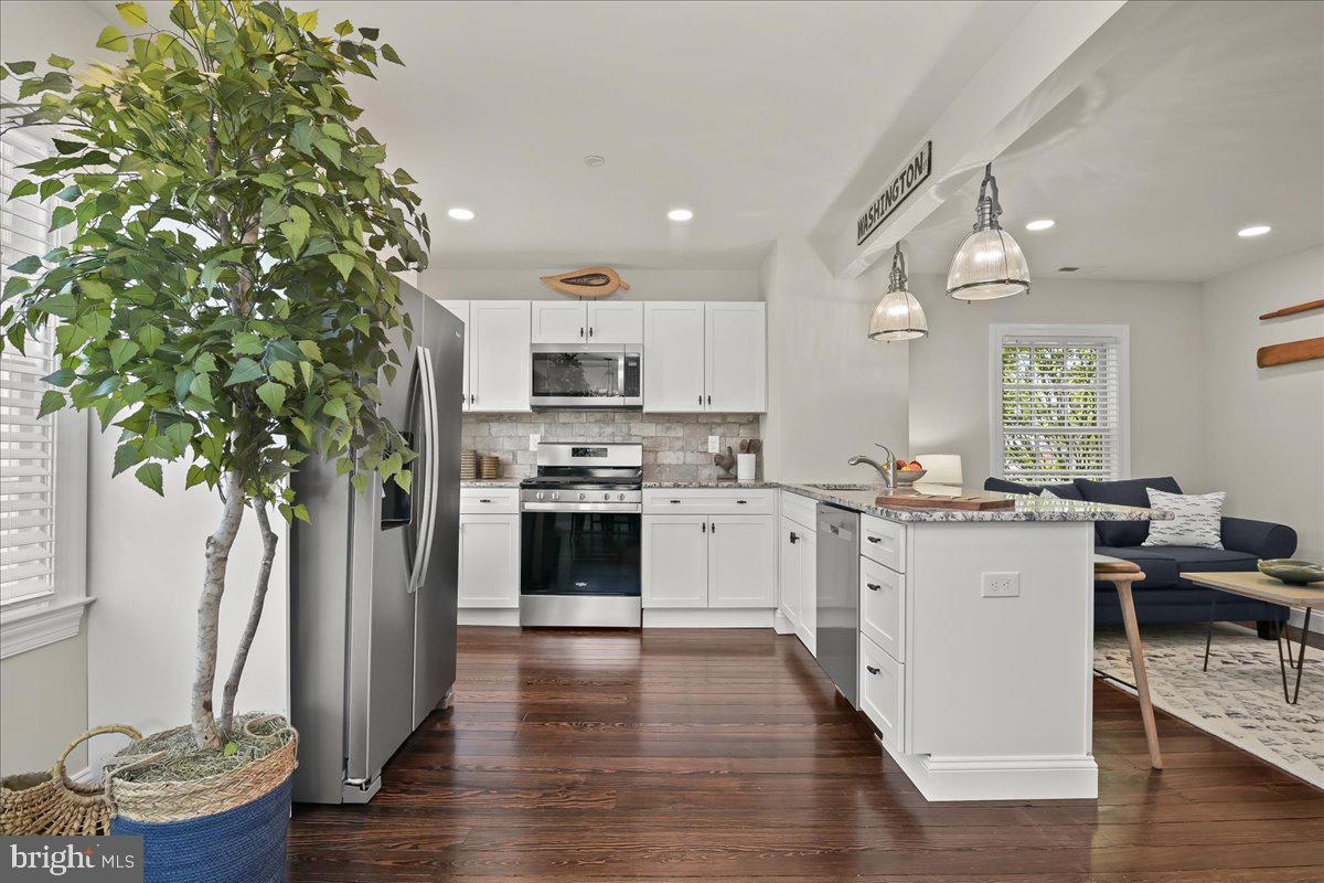 140 S Washington St Property Photo 13