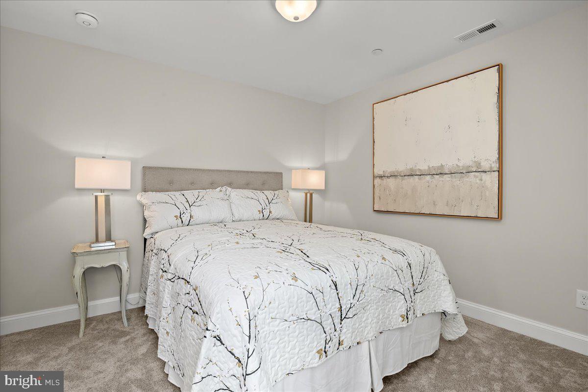 140 S Washington St Property Photo 29