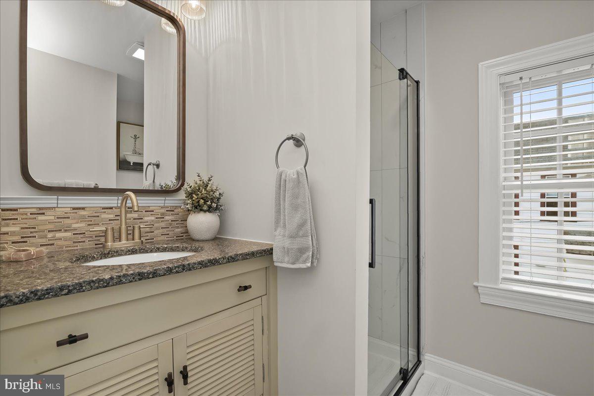 140 S Washington St Property Photo 31
