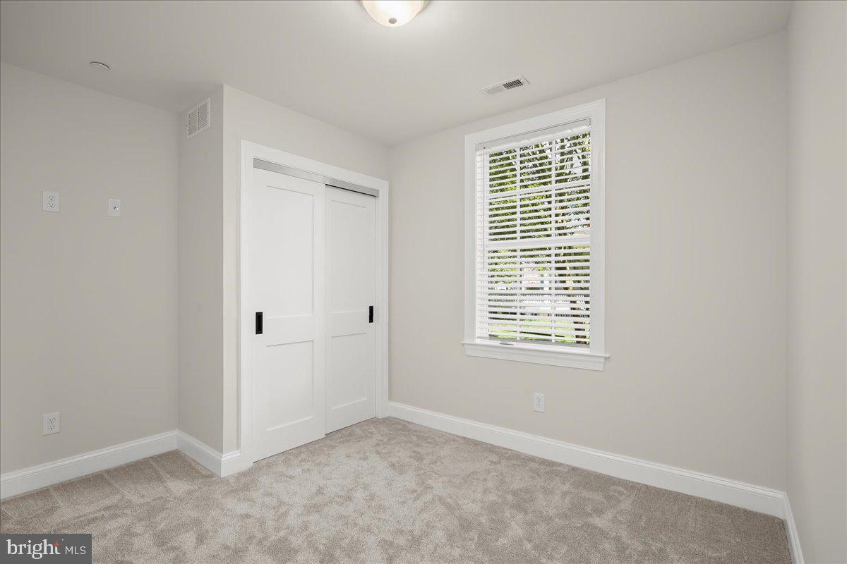 140 S Washington St Property Photo 54