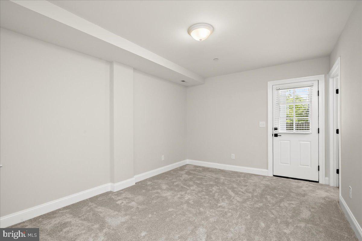 140 S Washington St Property Photo 58