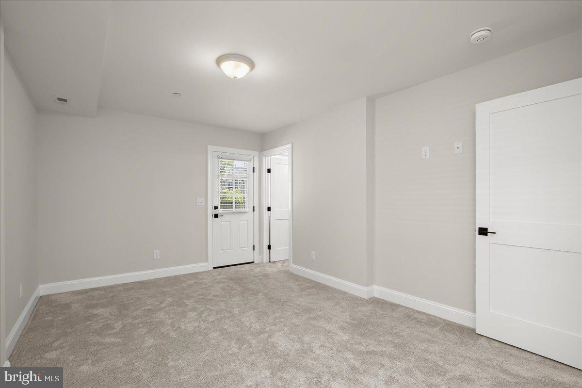 140 S Washington St Property Photo 59