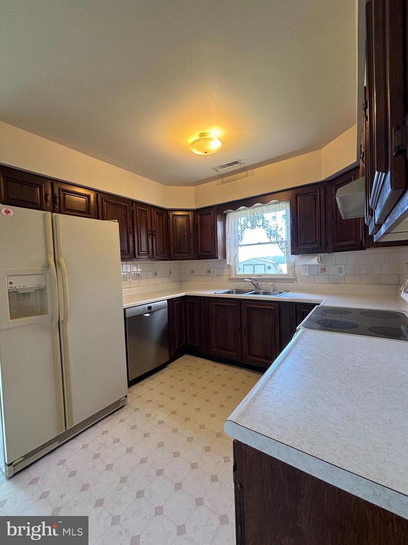 3900 Harrison Cir Property Photo 6