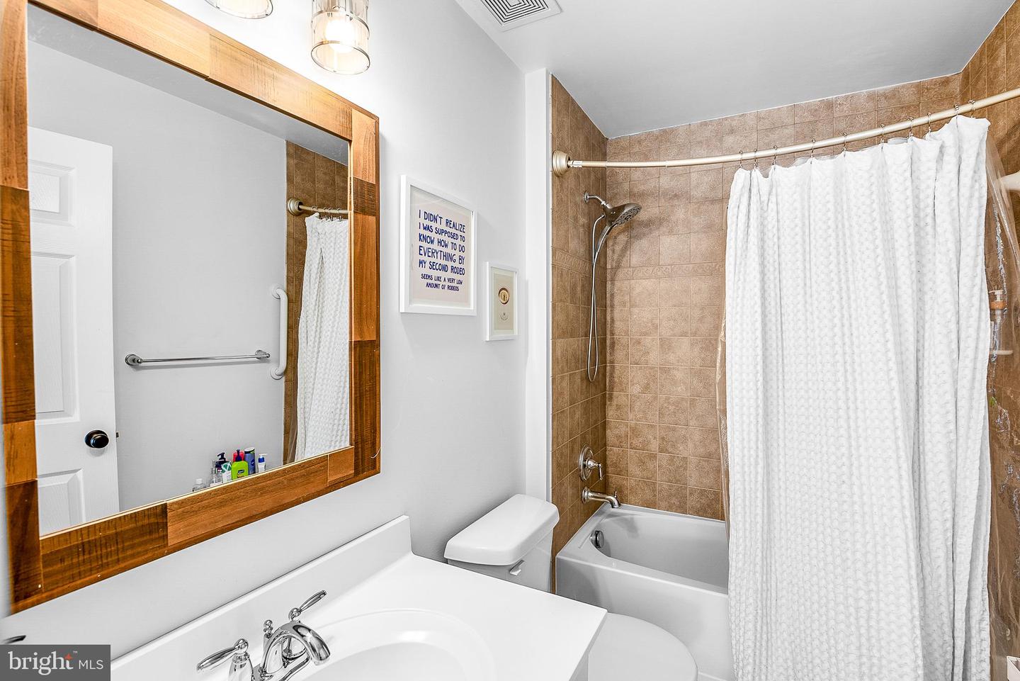 8020 Easton Village Dr Property Photo 26