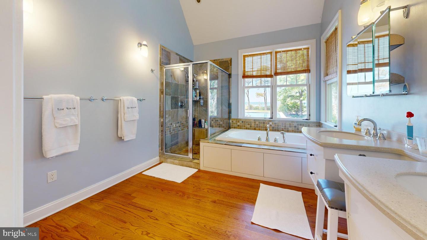 5698 Leeward Ln Property Photo 21