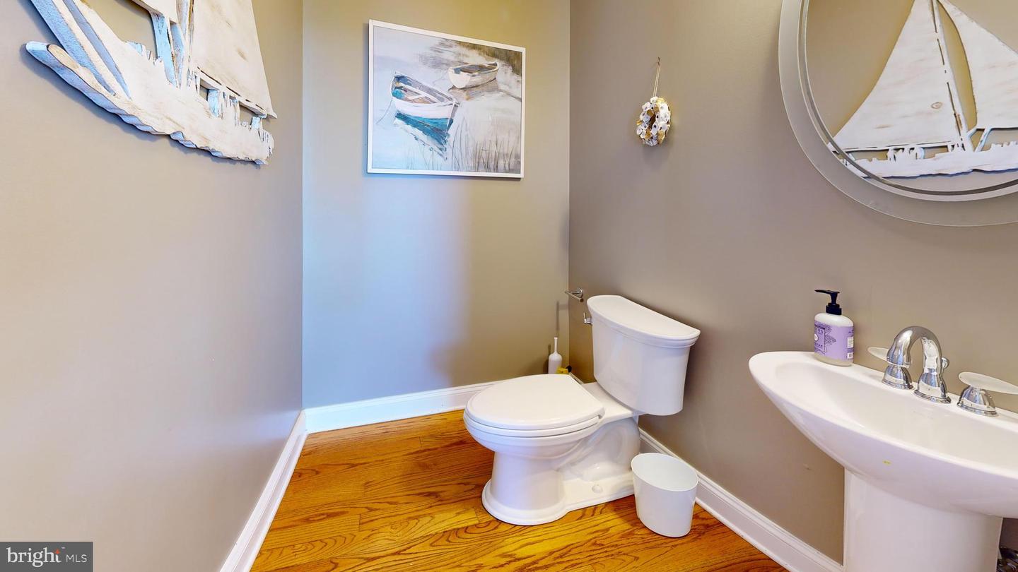 5698 Leeward Ln Property Photo 26