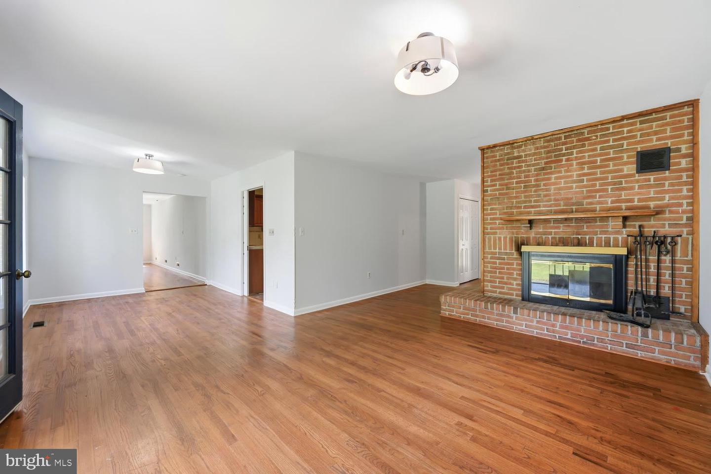 9251 Mallard Point Ct Property Photo 4