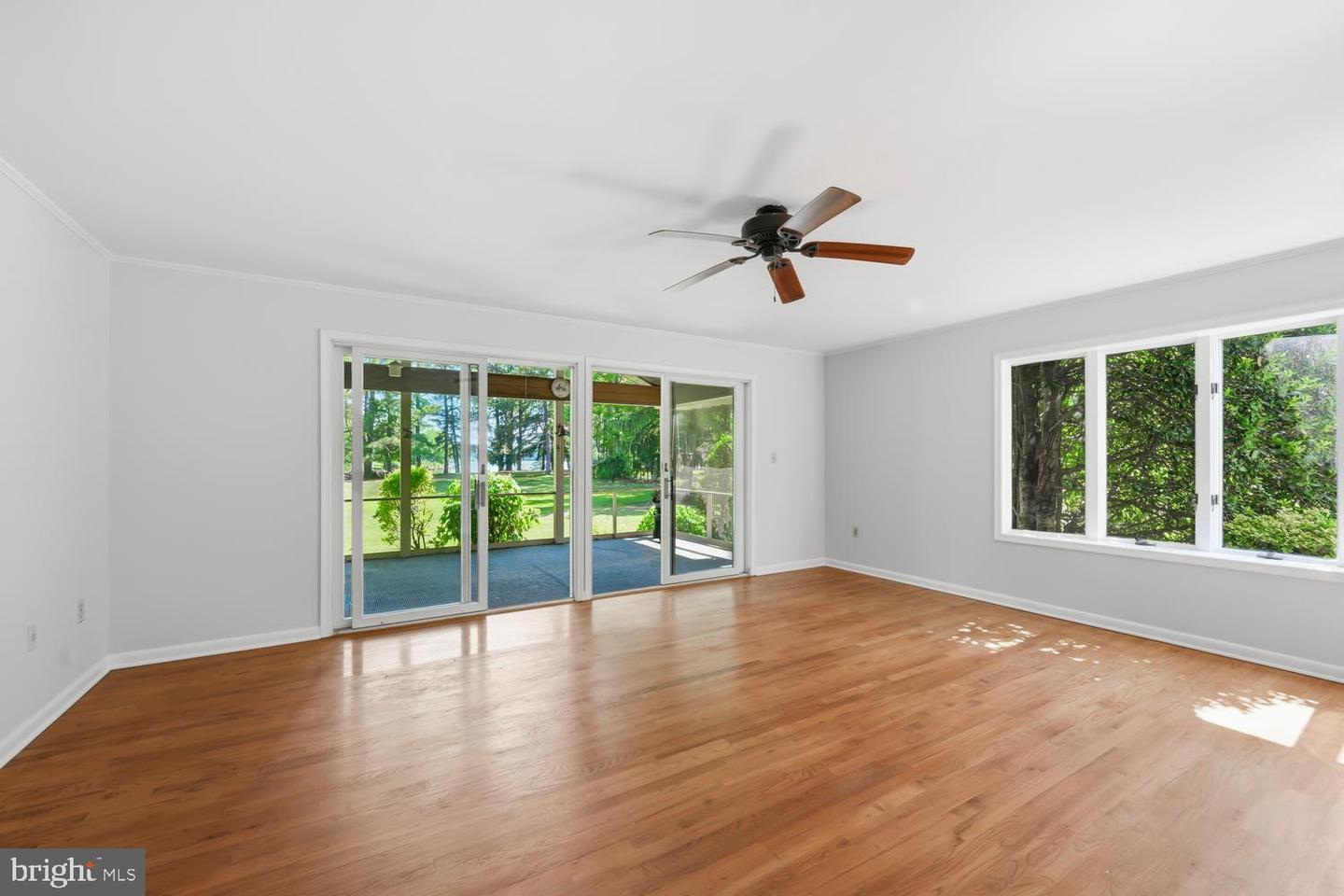 9251 Mallard Point Ct Property Photo 6