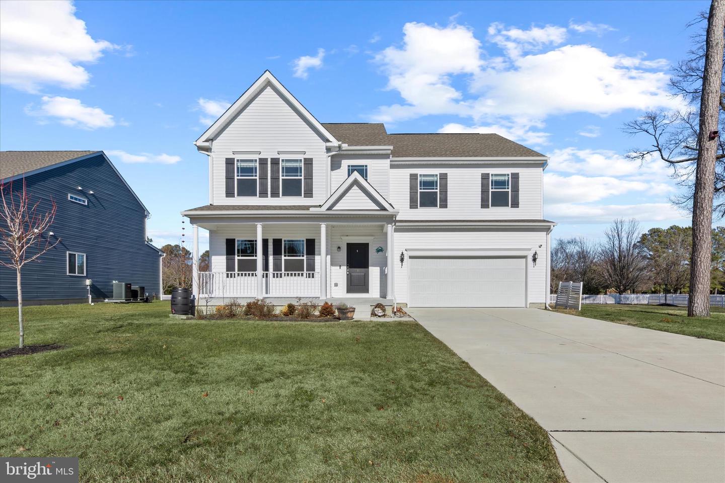 5559 TRAFALGAR CIR Property Photo 1