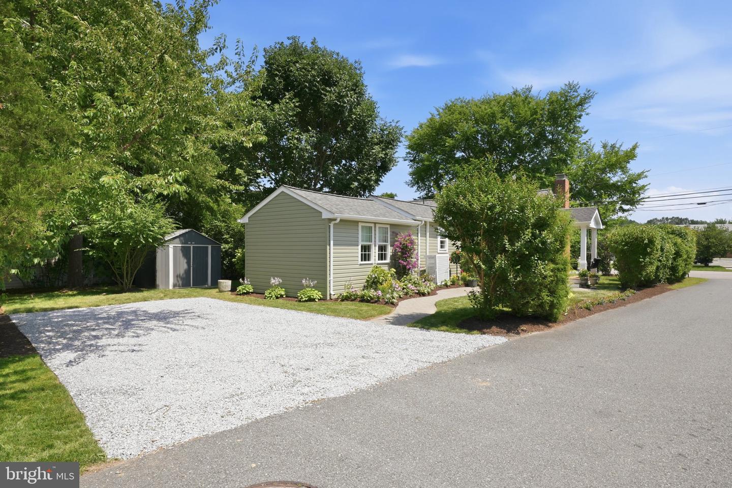 803 New Ln Property Photo 3
