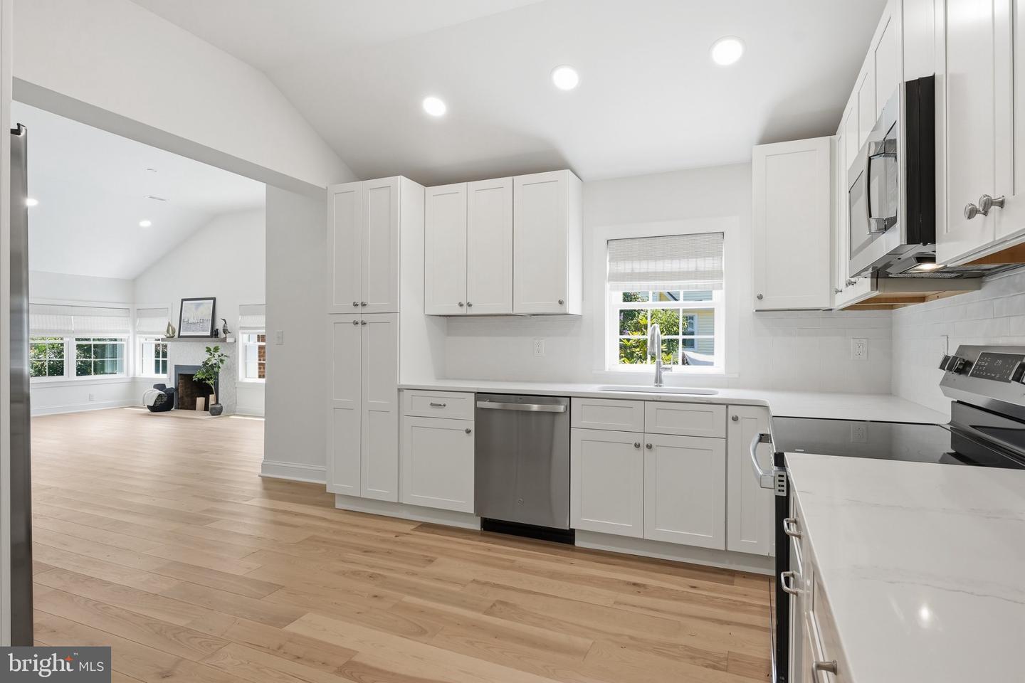 803 New Ln Property Photo 11